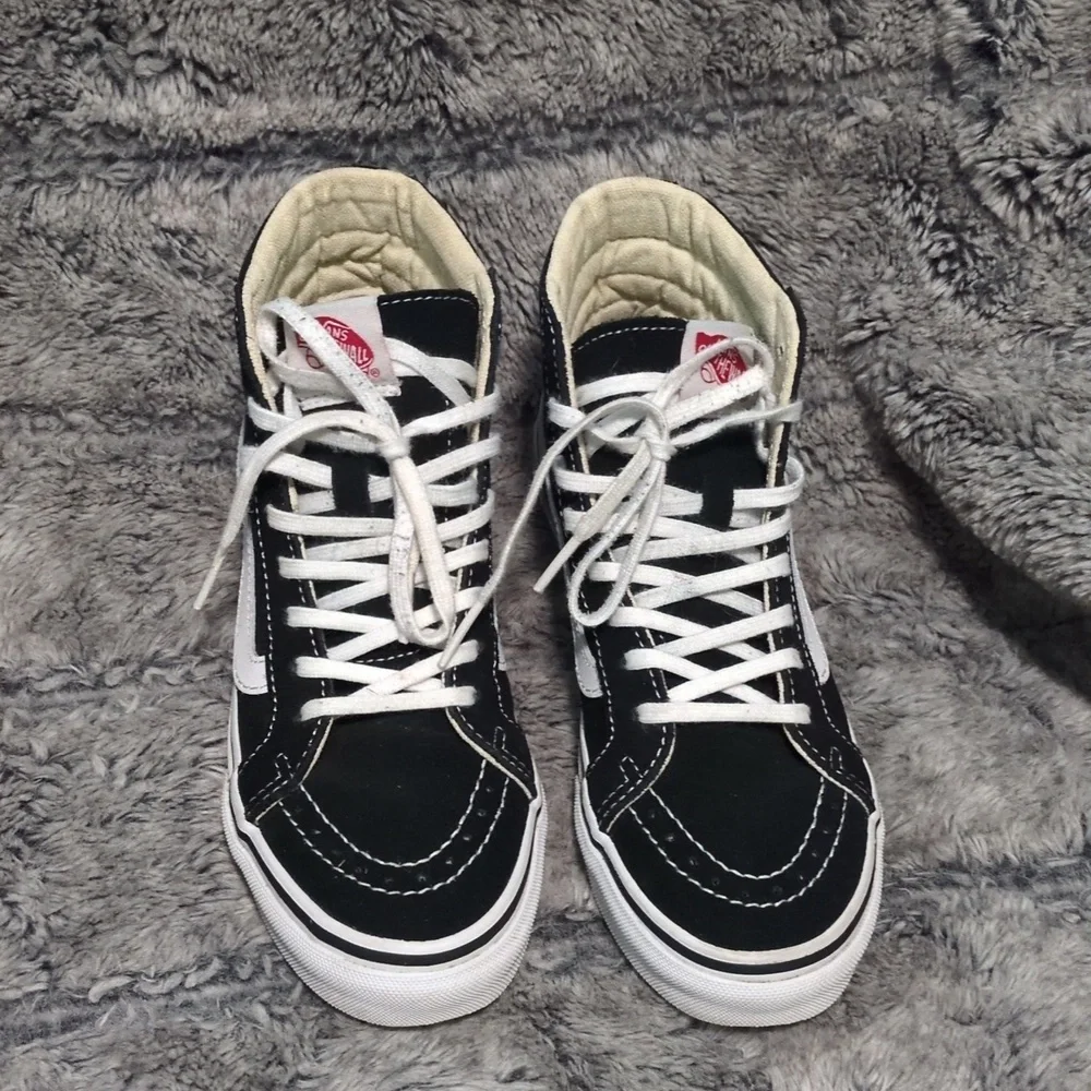 Vans Black and White High-Top Sneakers Kids Sz 3.5​ - Picture 2 of 5
